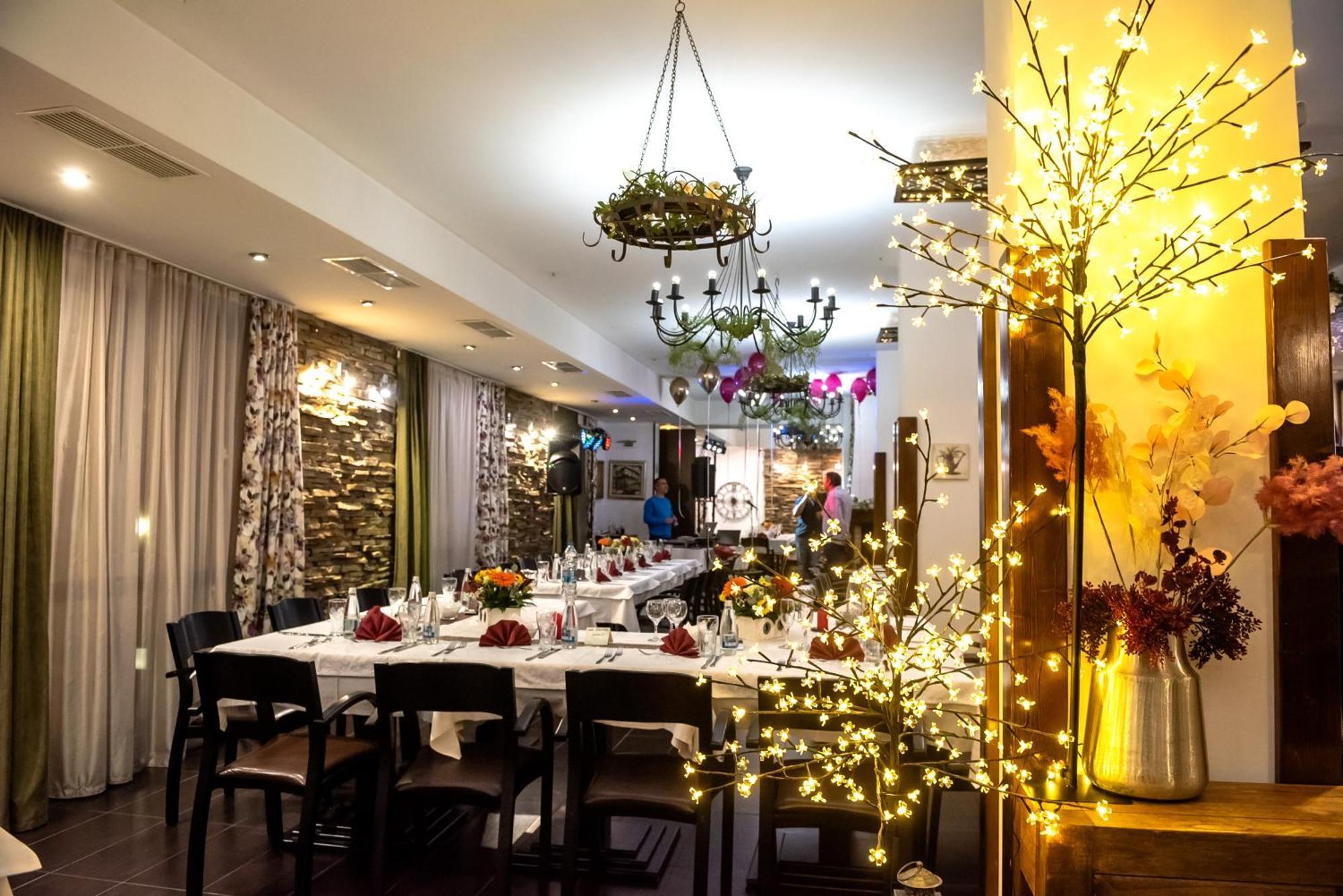 Park Hotel Fairy Chiflik Esterno foto