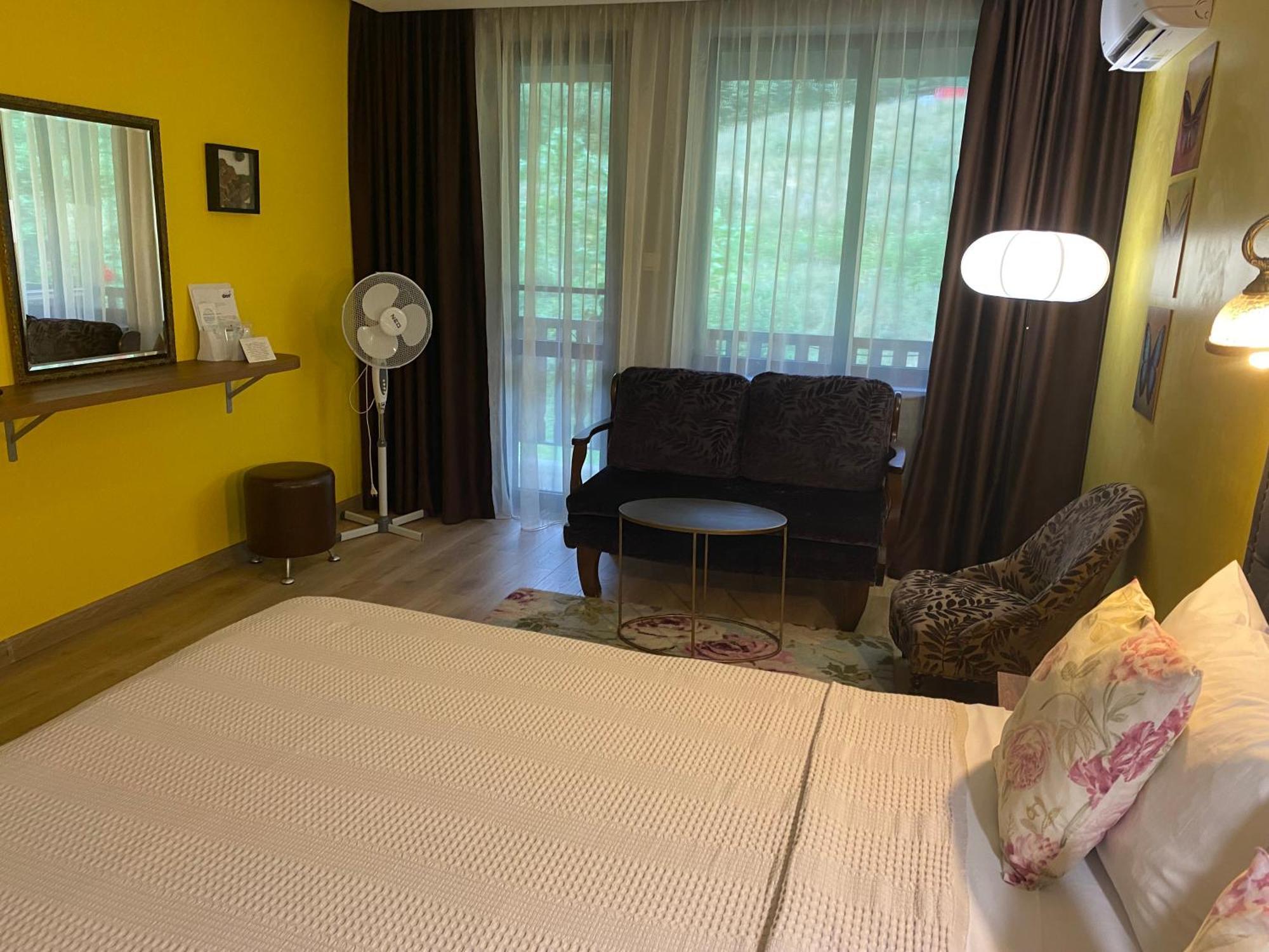 Park Hotel Fairy Chiflik Esterno foto
